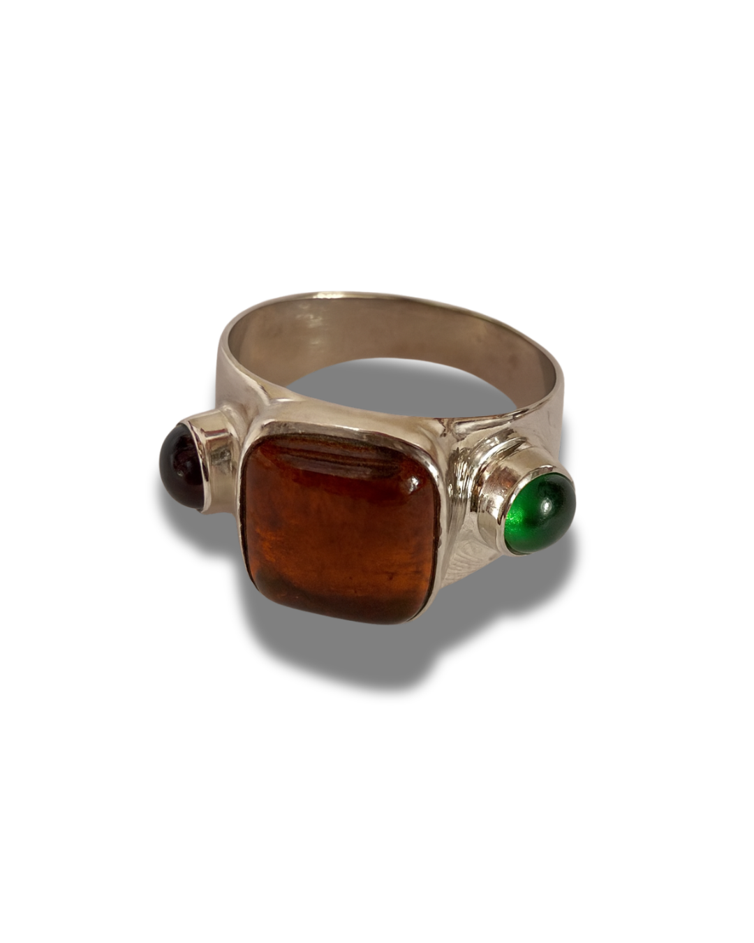 Silverplated Ring with Dark Terracotta and Green Glassbeads